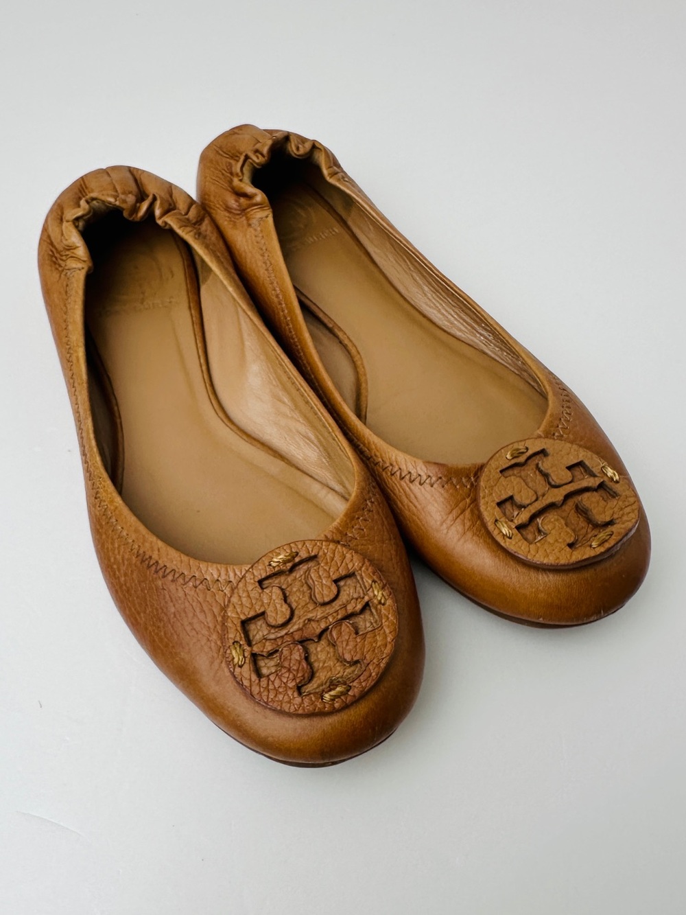 Tory Burch Cognac Leather Medallion Logo Ballet Flats Classic Womens Size 8 M